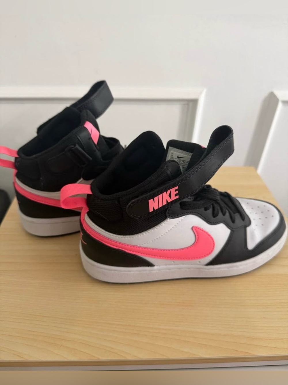 Nike Court Borough Mid Kids Size 5